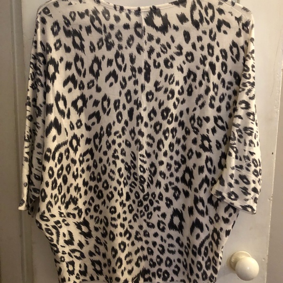 Animal print flowy top - Picture 2 of 2